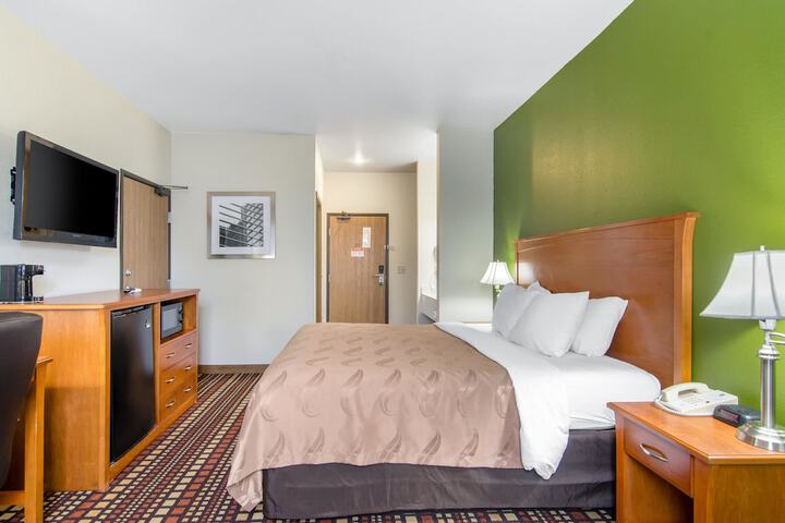 Room 22 of 28