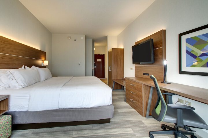 Room 30 of 69