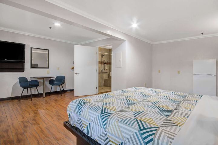 Room 18 of 48