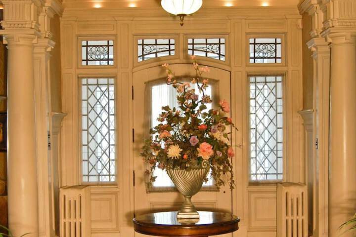 The Albanus Phillips Inn