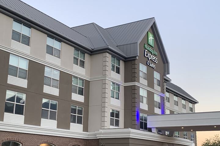 Hotel 2 of 53