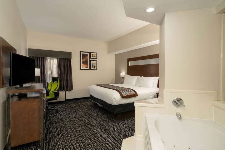 Room 7 of 25