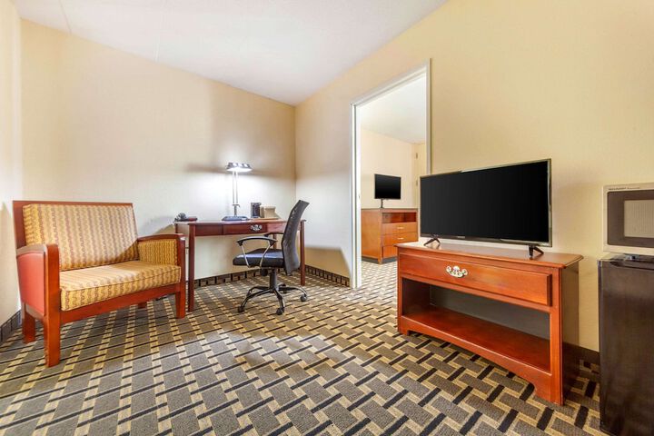 Room 35 of 62