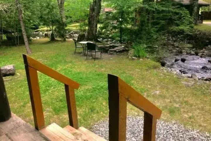 Rustic Log Cabins