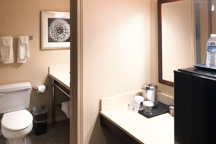 Room 44 of 68