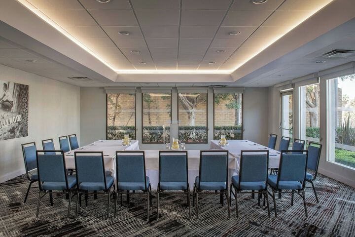 Four Points by Sheraton Los Angeles Westside