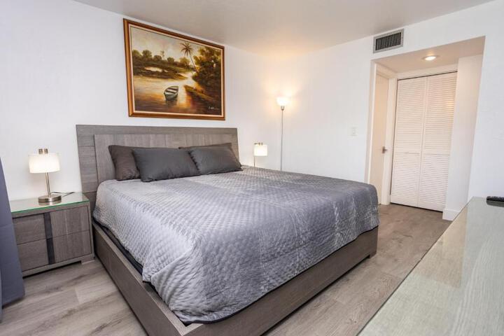 Bass & Sun Condominium 2 / 2 Bedroom