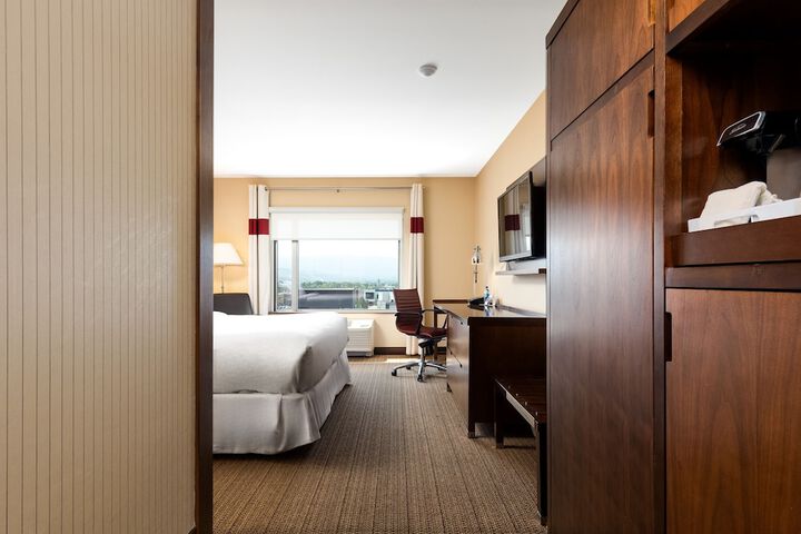 Four Points by Sheraton Kelowna Airport