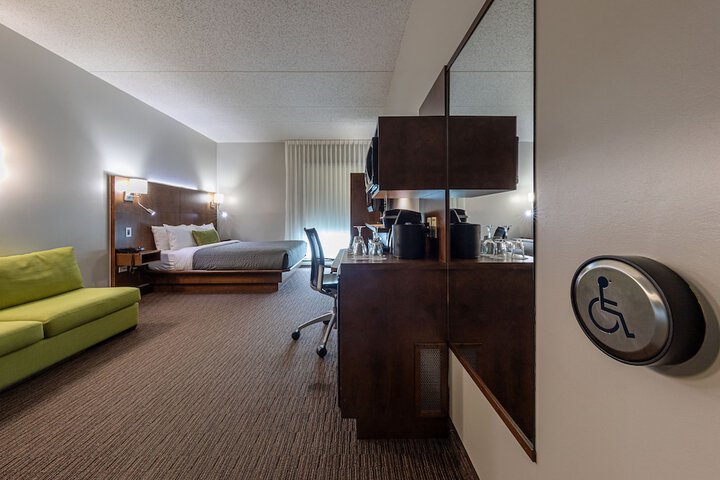 Room 21 of 137