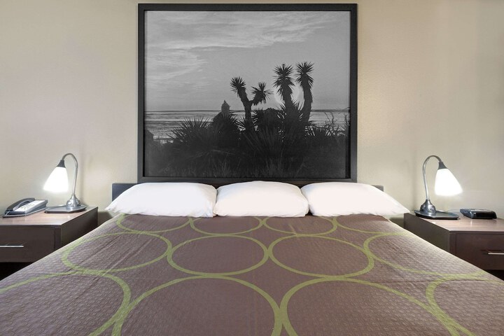 Room 25 of 31