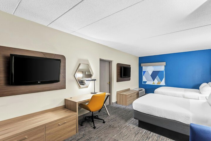Holiday Inn Express Suites Charleston by IHG