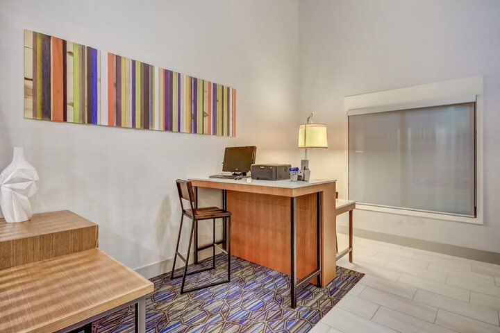 Holiday Inn Express & Suites Greenville Airport by IHG