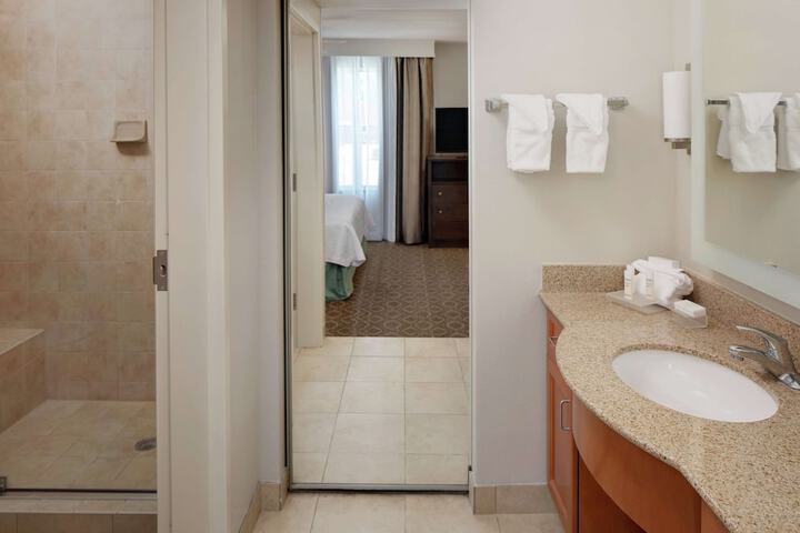Room 9 of 27