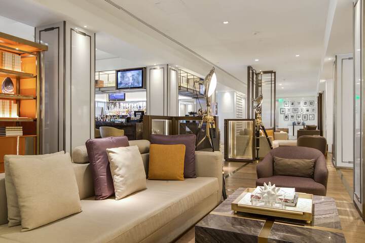Hotel Interior 26 of 145