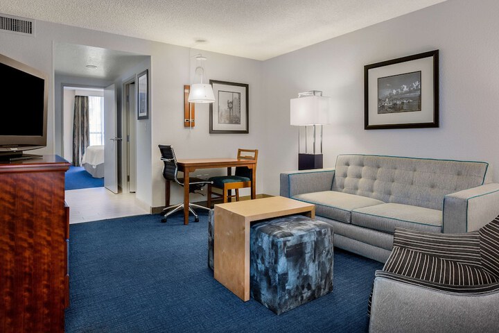 Room 52 of 73