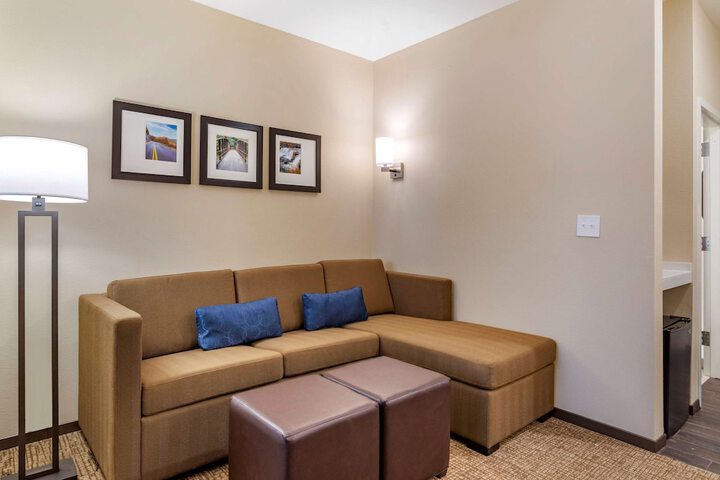 Comfort Suites Newnan