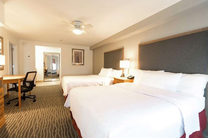 Room 11 of 23