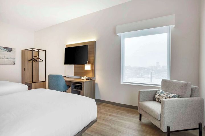 Room 34 of 82