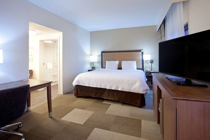 Room 11 of 30