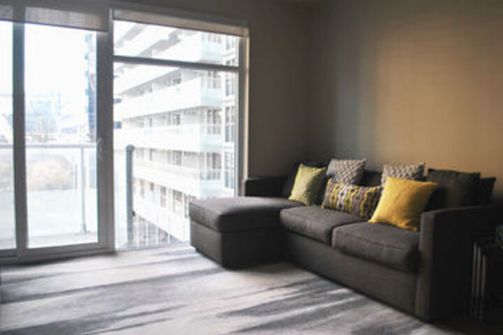Livingsuites Toronto Front & John