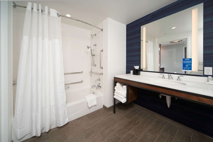 Room 20 of 37