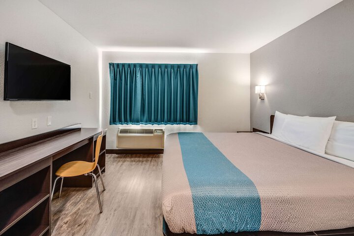 Room 42 of 82
