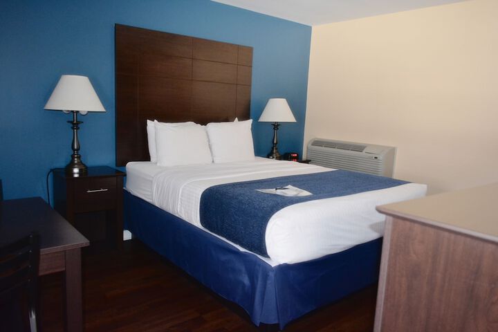 Room 6 of 19
