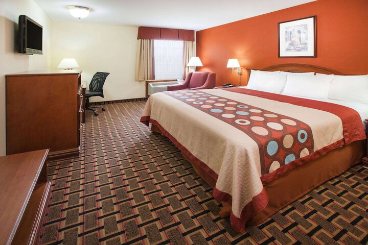 Room 18 of 27