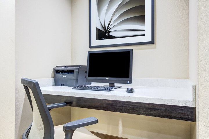 Candlewood Suites Cut Off by IHG