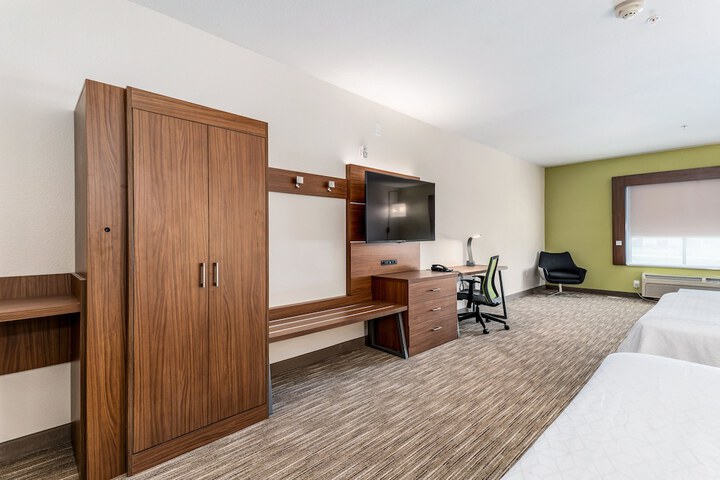 Room 60 of 82