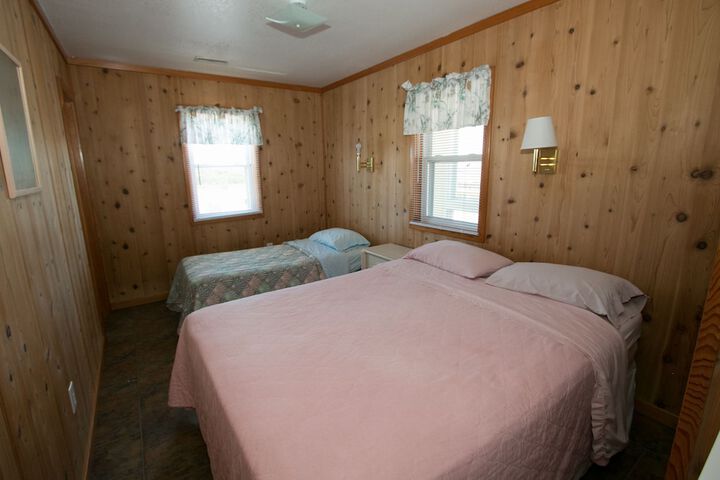 Room 40 of 199