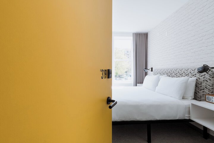 Room 13 of 111