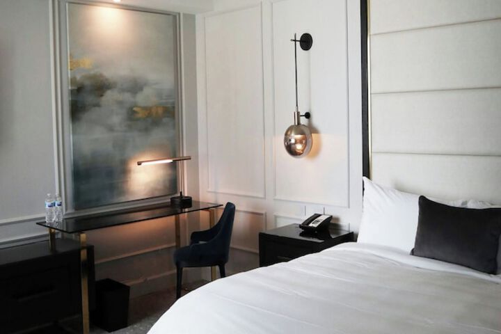 Room 17 of 61