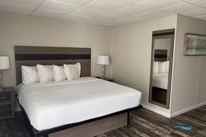 Room 25 of 33