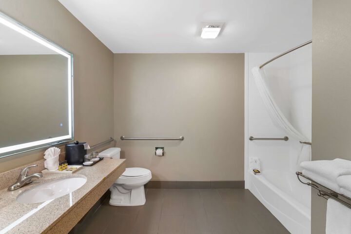 Room 20 of 32