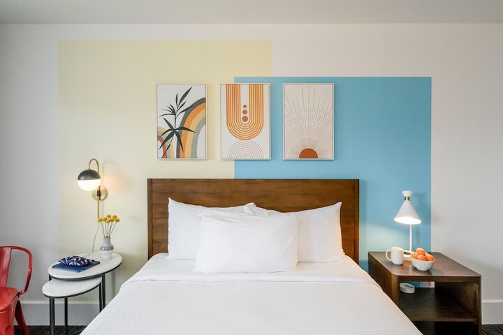 Room 26 of 37