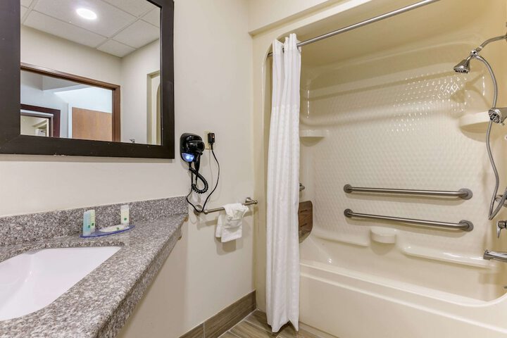 Room 9 of 29