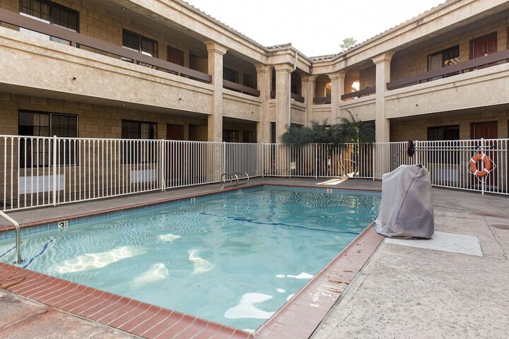 Pool 4 of 44