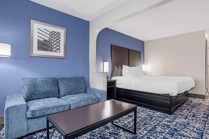 Room 12 of 30