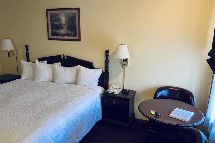 Honeysuckle Inn - Mountain View