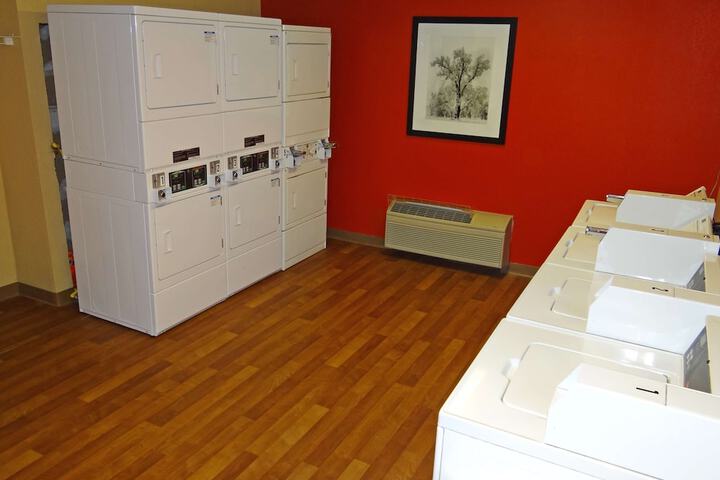 Room 13 of 33