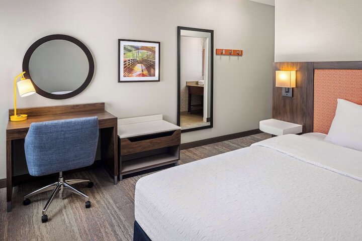 Room 20 of 28