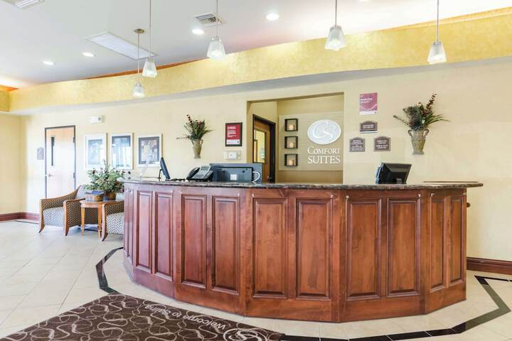 Comfort Suites Salina South