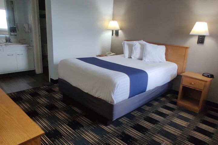Room 25 of 46