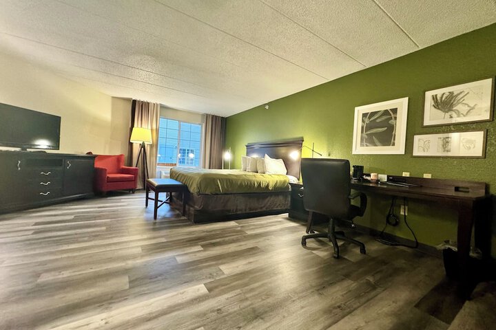 Quality Inn & Suites Alexandria