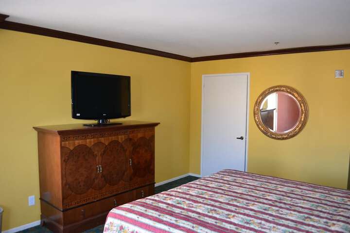 Room 28 of 33