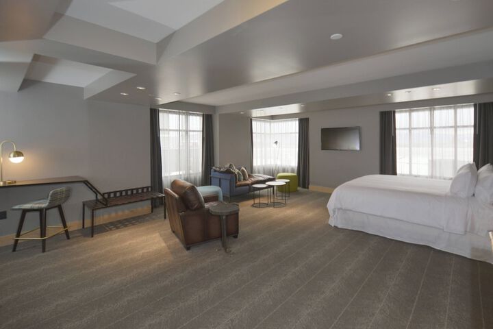 Room 43 of 85