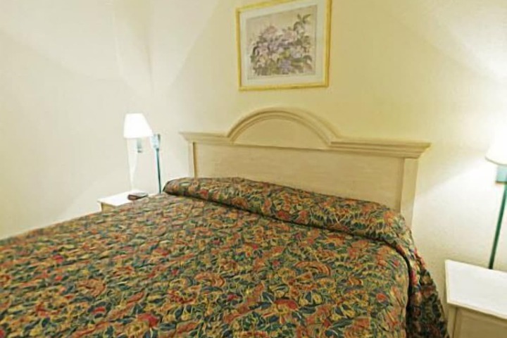 Room 12 of 23