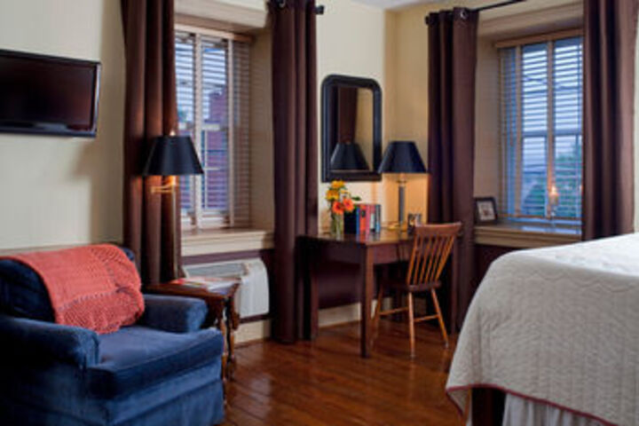 Historic Smithton Inn
