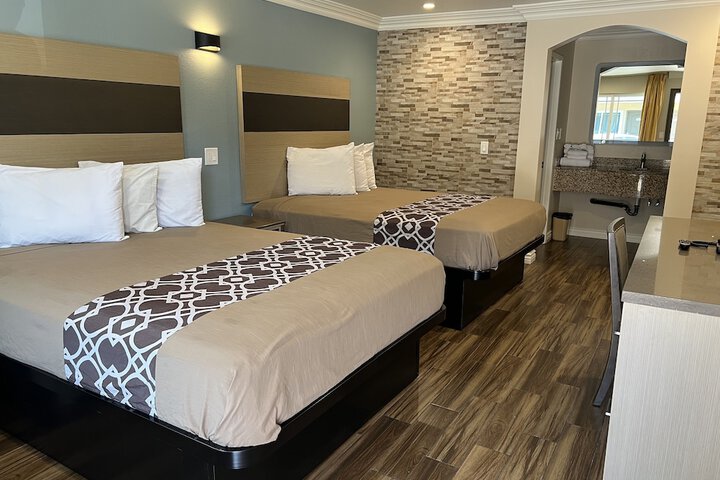 Room 44 of 66